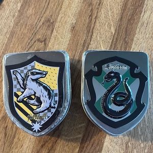 Slytherin and Hufflepuff tins of jellybeans NEW